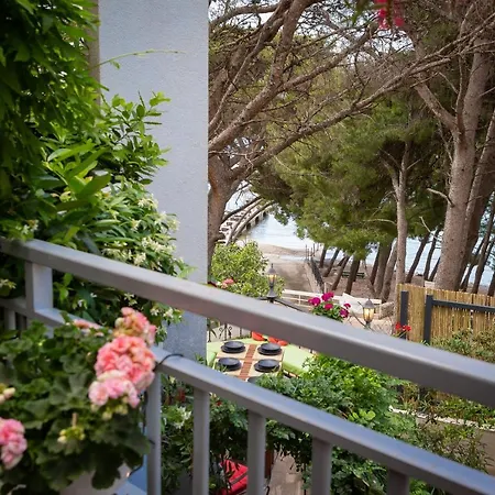 Romy Beachfront - Estrella